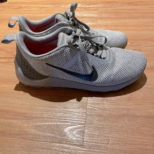 Mens Nike Air Shoes Size 10 Grey Silver